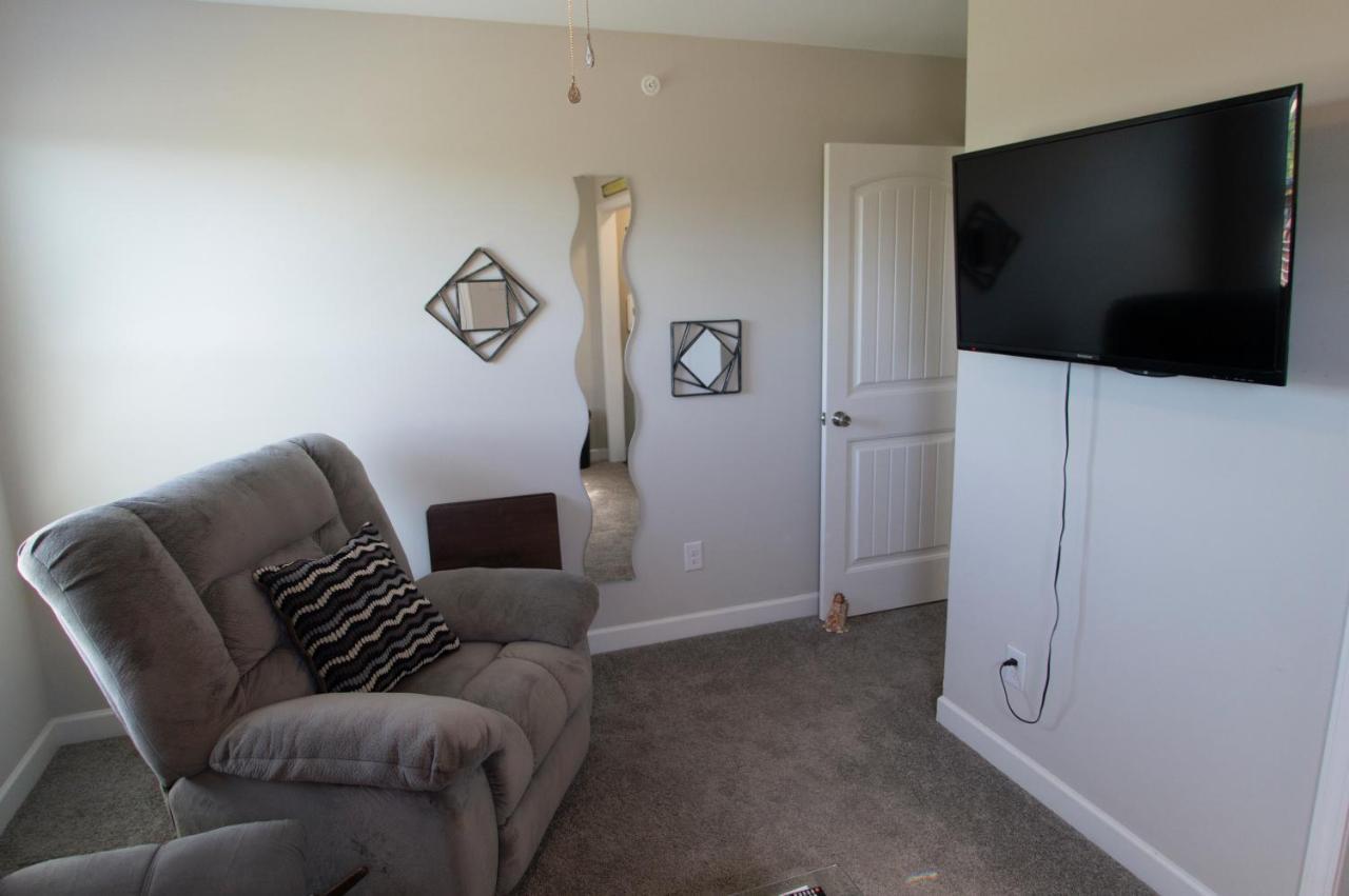 Great Little Guest Suite With Private Entry & Deck! Pet Friendly & 30 Mins To Nashville! Ashland City Zewnętrze zdjęcie